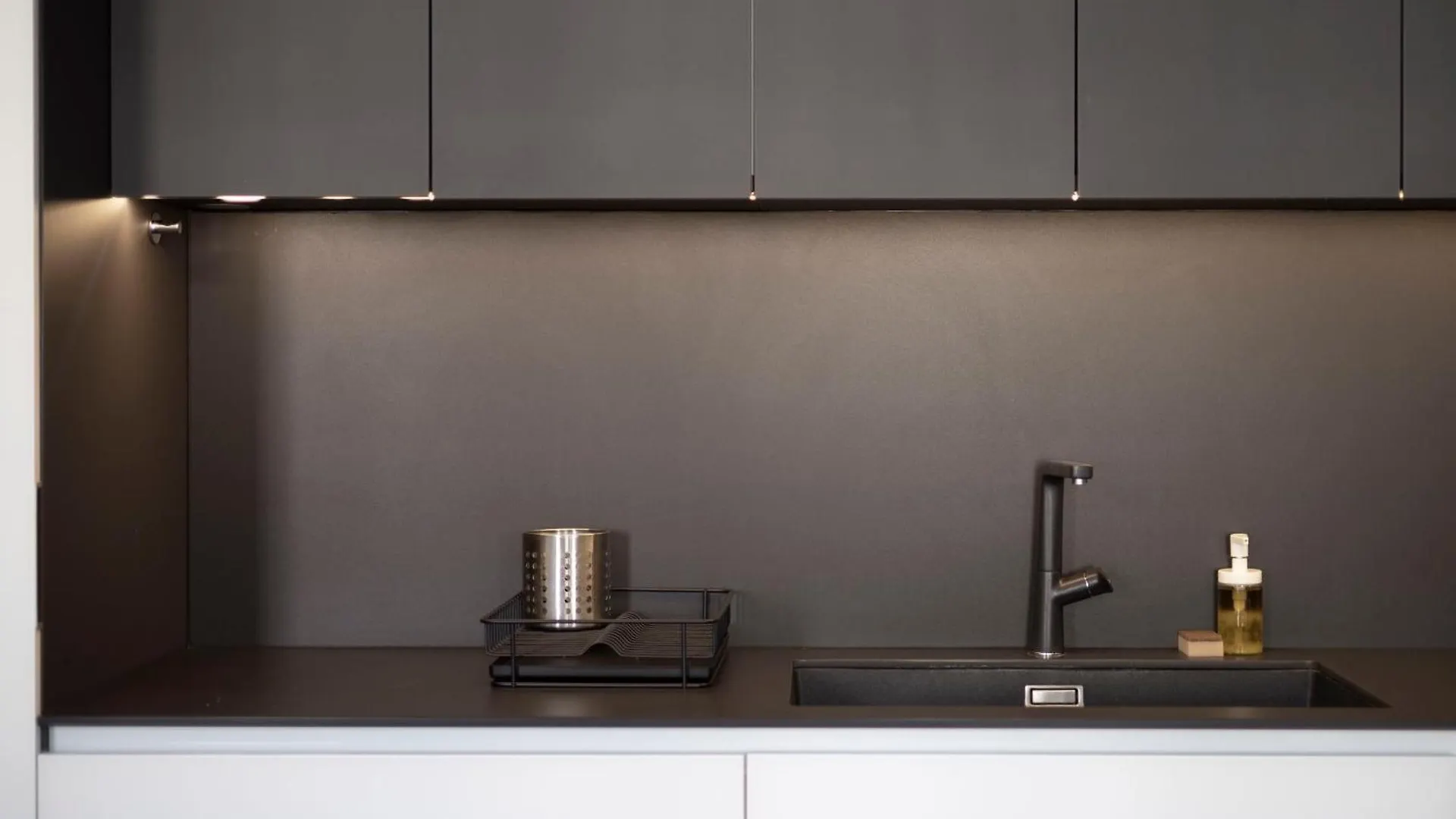 Stylish & Spacious Central Suite By Prestige Homes Budapest Appartamento