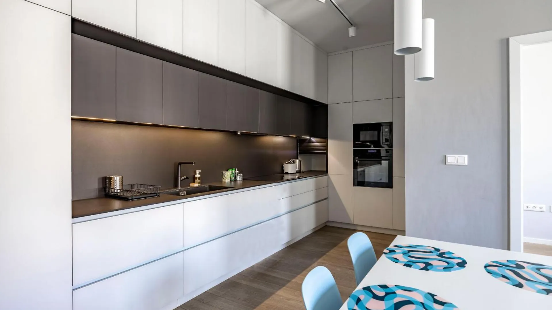 Appartamento Stylish & Spacious Central Suite By Prestige Homes Budapest Ungheria
